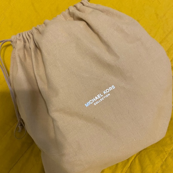 Michael Kors Leopard Purse - Picture 5 of 5